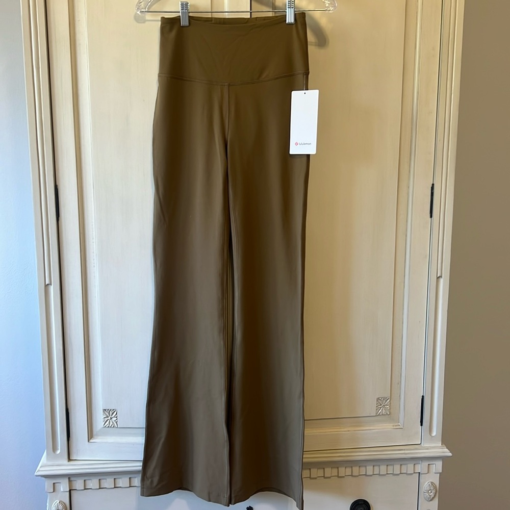 Lululemon Groove SHR Nulu Flared Pant